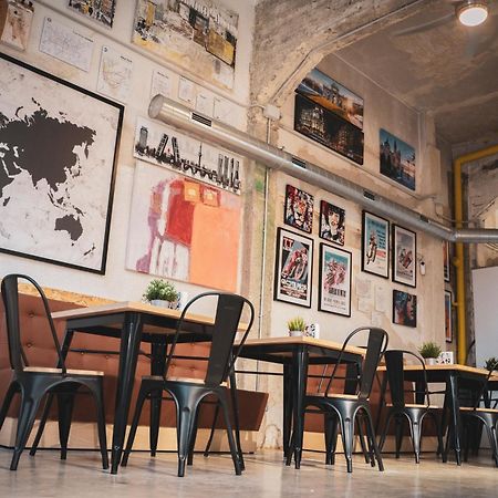 Gallery Hostel Madrid Residencia Zewnętrze zdjęcie