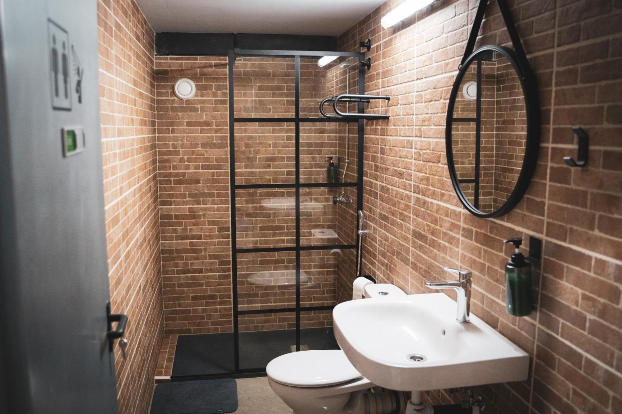 Gallery Hostel Madrid Residencia Zewnętrze zdjęcie